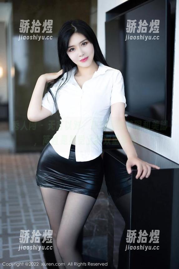 秀人网-唐翩翩 秀人网 - 无言以对,唐翩翩的美图和美脚,简直是视觉上的双重享受!