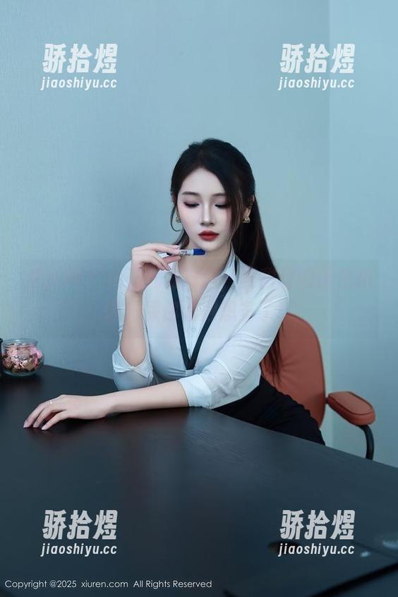 秀人网 - 女王气场满满，夏甜甜的图包精选，保你看得想多了！