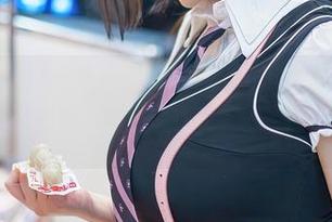 秀人网 – 原图背后的故事，夏雪爱短裤展示的不只是一种风格
