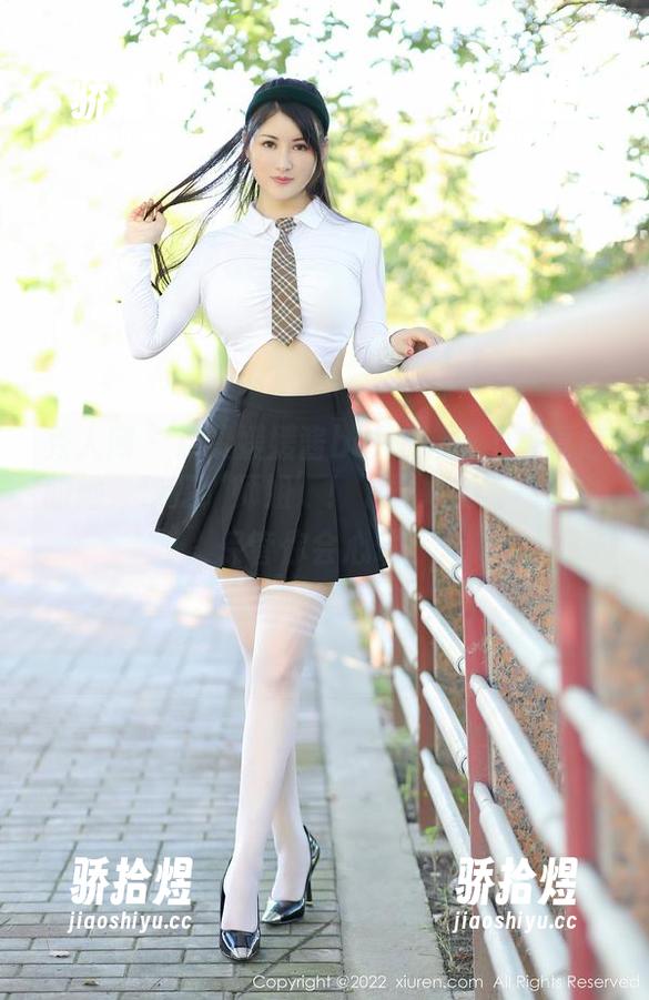 秀人网 - 点赞媛媛酱belle！戴上眼镜后的她，秒变‘师姐’！下载她的写真集，保管你会心动！