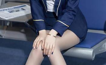 秀人网 – 徐莉芝Booty最新套图，眼镜不仅是道具，还能引发无尽遐想？