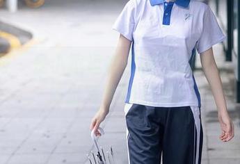 秀人网 – 是小逗逗在红裙里的魅力，全在这份写真图包里！