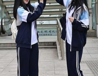 秀人网 – 软萌小樱桃，白丝图包里的樱桃小阑子，感受一丝“丝滑”的幸福！