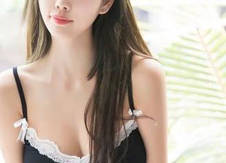 秀人网 – 看沐娜娜在高清写真中的女仆情节，真的有点晕…