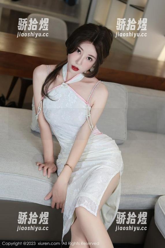 秀人网 - 最新校园写真来袭——绯月樱又一次证明她不会翻车，快来分享照！