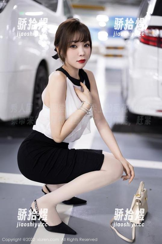 秀人网 - 大胆尝试！舌尖上的菊花ace合集带来新人模特纹身美女，别怀疑，赶紧下载！