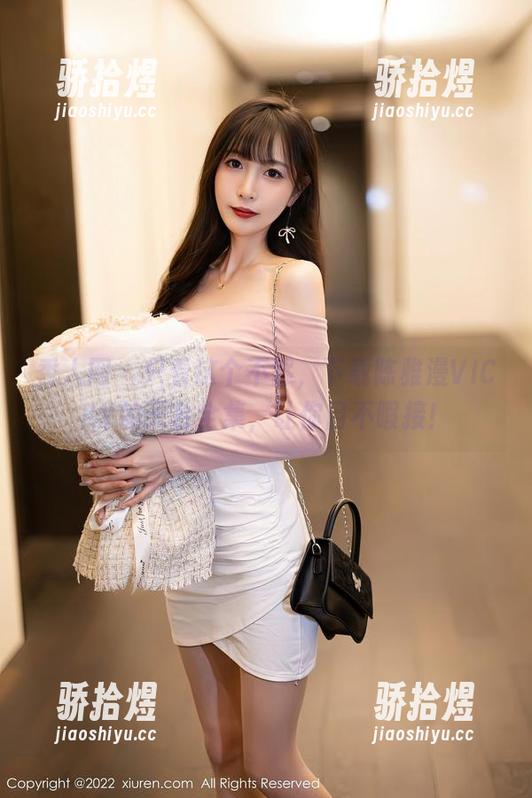 秀人网-陈雅漫VICKY 秀人网 - 只看这个不够,下载陈雅漫VICKY的天台全集,让你目不暇接!