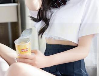 秀人网 – 今天的更新：雨瞳Yoyo在泳衣下的缤纷幻想！