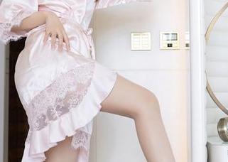 秀人网 – 麦田的在线套装，随机发生的美图时刻，让人二次元也忍不住要点赞！