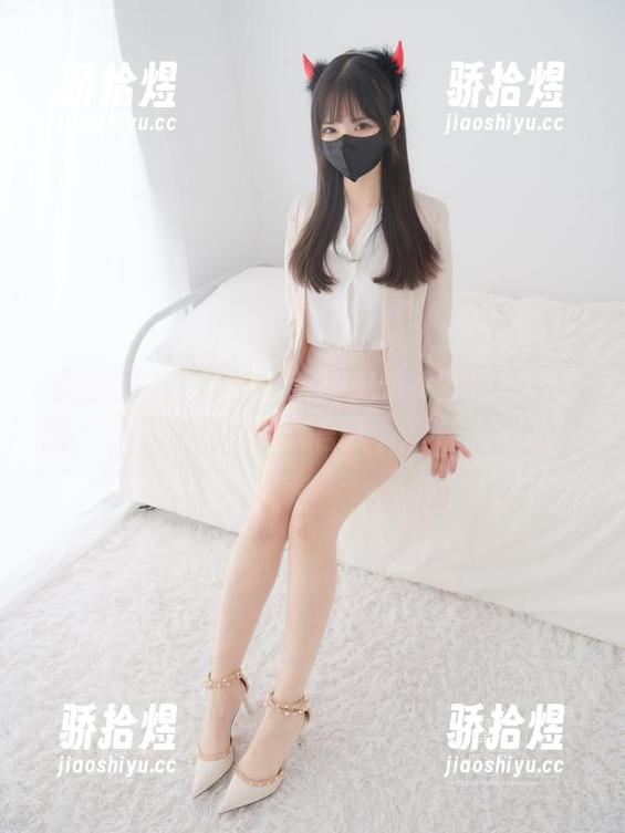 紧急企划 - 美图更新！见希w穿白丝学生服，简直是青春的代言人，真让人心动！