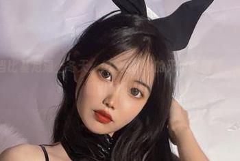 微密圈 – 当比基尼遇上冬天：纪念小小v的无圣光图集，能不能别太吸引眼球啊！