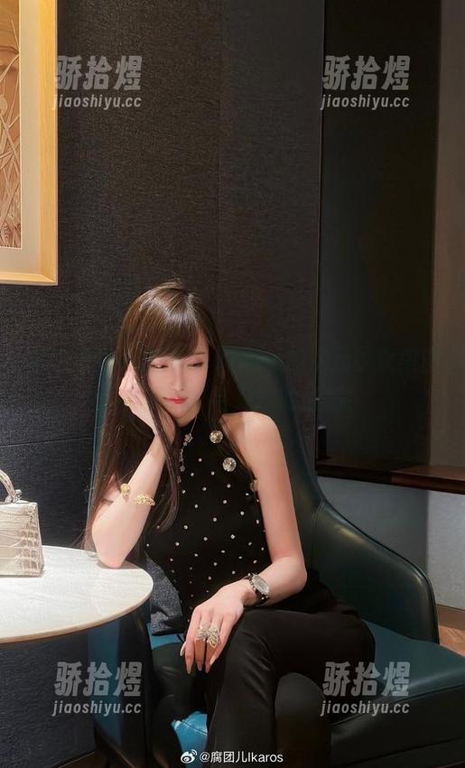 在线探秘，腐团儿Ikaros的次元少女美图，真是色彩与灵魂的碰撞！
