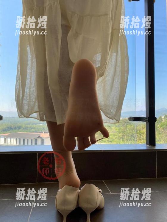 若若老师 微密圈 - 海边下午茶?不,是若若老师的原图海岸欢乐游!