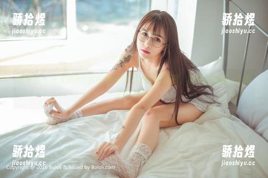 菠萝社 - 许文婷Regina的妹妹穿着那件美图，图集里的每一张都让我心痒！