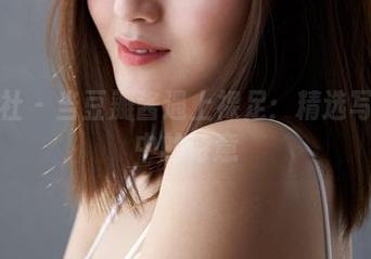 蜜桃社 – 当豆瓣酱遇上裸足：精选写真集中的诗意