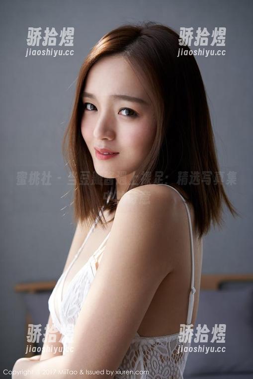 蜜桃社-豆瓣酱 蜜桃社 - 当豆瓣酱遇上裸足:精选写真集中的诗意