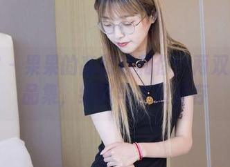 袜啵啵 – 果果的高跟鞋和你：两双精选作品集，细腻与大胆并存