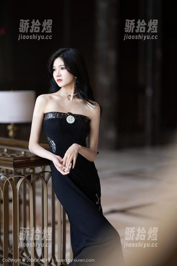 语画界 - 允儿Claire的护士角色扮演：无圣光也能拍出美图，你信不信？
