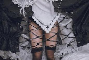 里见年一的莫娜全集：看她如何用镜头征服世界和我的心！