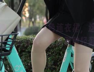 魔镜街拍 – 楼楼的白色连衣裙，这全套图集你一定要看看，光是那种轻盈感…